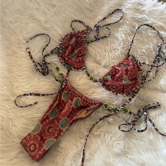 RARE Revolve Patterned Bikini Set - Picture 4 of 6